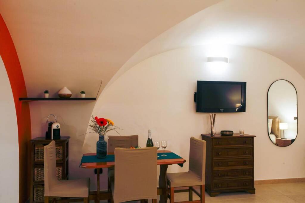 Domus Midi - Nel Centro Della Citta Apartment *